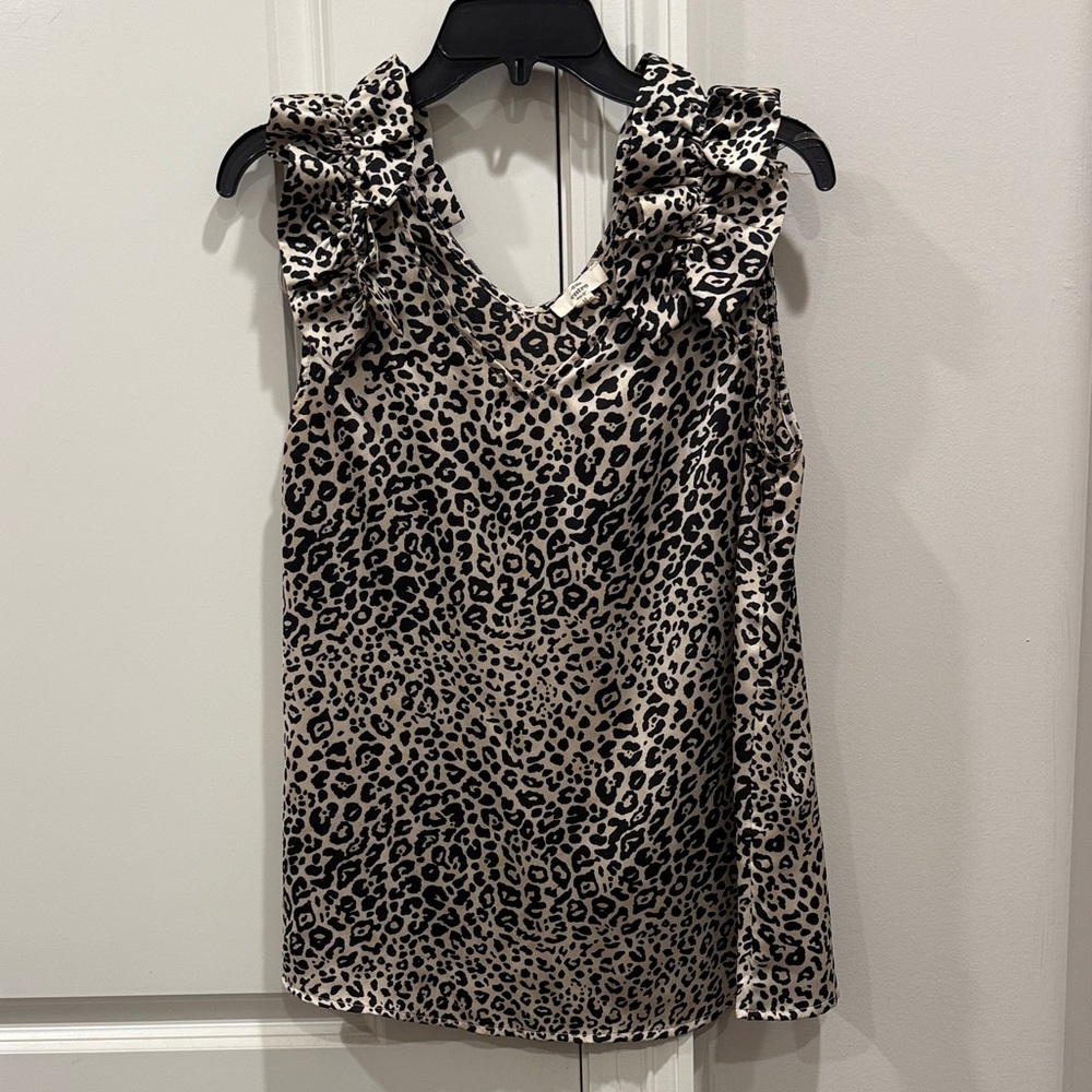 Entro Leopard Print Sleeveless Blouse